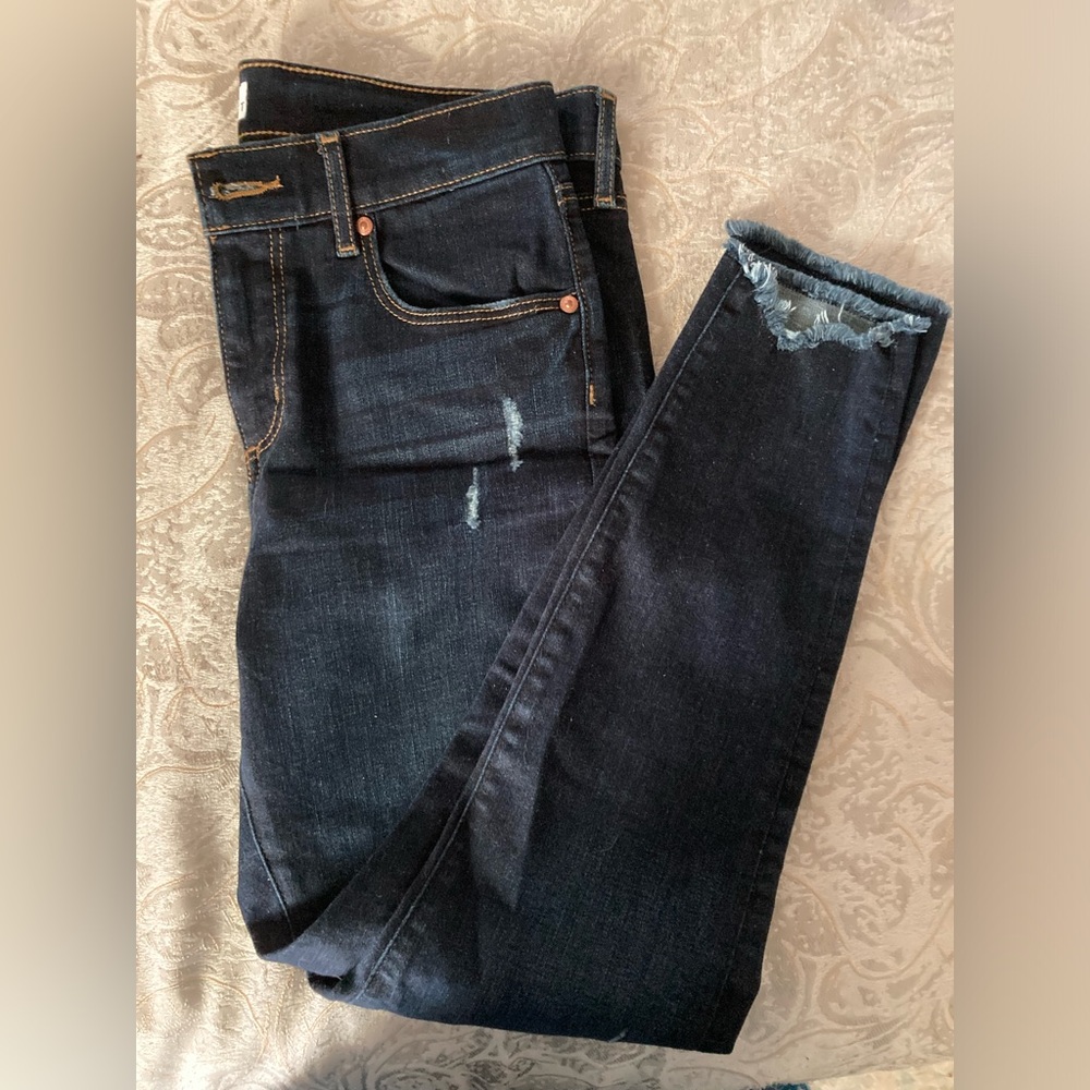 NWOT Loft petite skinny jeans, size 8P raw hem